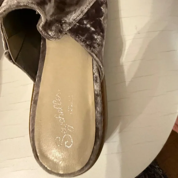Crushed Velvet Size 10 Mules by Seychelles - Picture 10 of 12